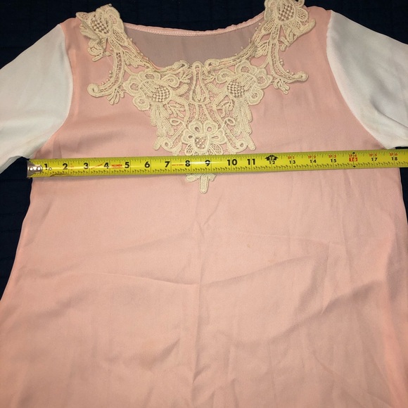 Ladies Blouse Crochet Accent Peach and Creme - Picture 3 of 3